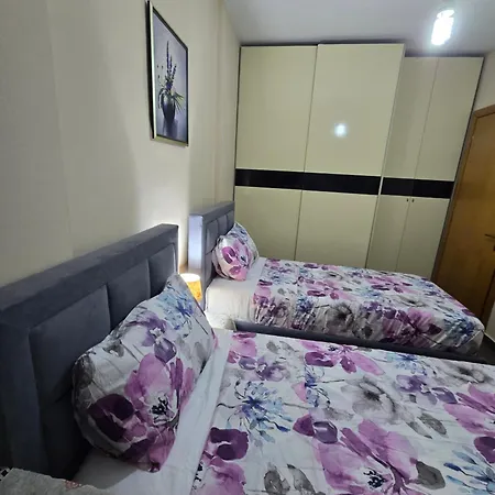 Buneci شقة تيرانا